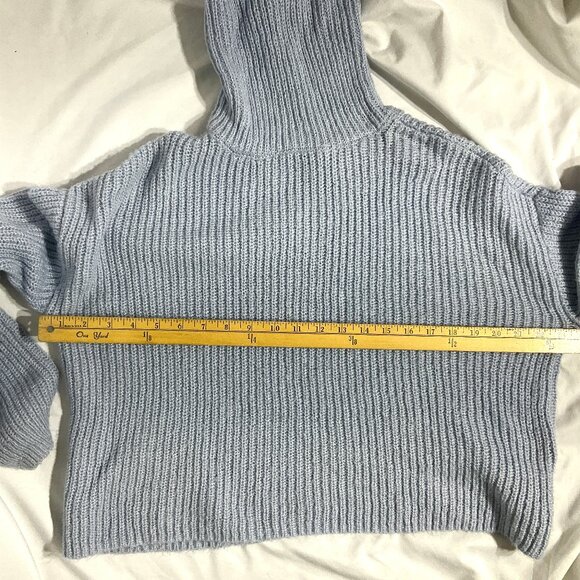 Light Blue Turtleneck Sweater Sz Med - Picture 8 of 10